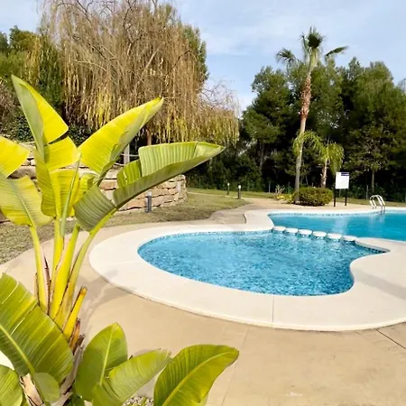 別荘 House With Private Garden And Community Pool