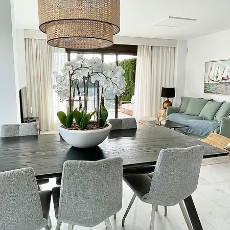House With Private Garden And Community Pool 別荘