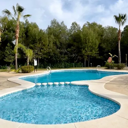 House With Private Garden And Community Pool *