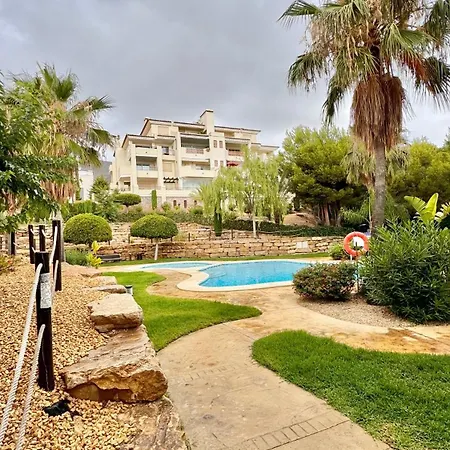別荘 House With Private Garden And Community Pool